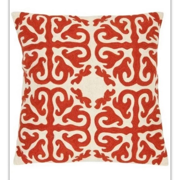 ONE  Safavieh Moroccan Sunburst Euro Orange 24”x24” - Picture 1 of 3